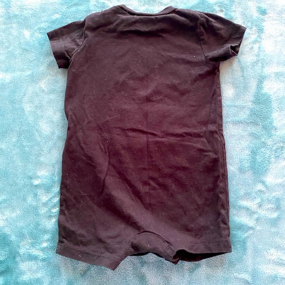 Nike shorts outfit 6m - Picture 3 of 3